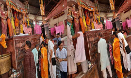 Shri-Girirajji-Mukharvind-Mandir-Jatipura-Govardhan-Parvat-History-Importance-Timings-Govardhan-Parikrama